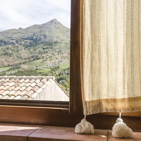 Agriturismo Portella Della Ginestra * Piana Degli Albanesi