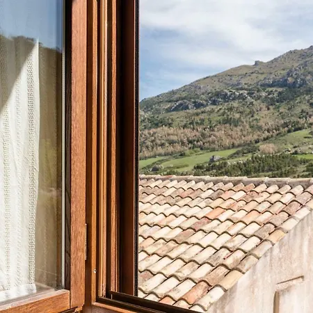 Agriturismo Portella Della Ginestra Farm stay *